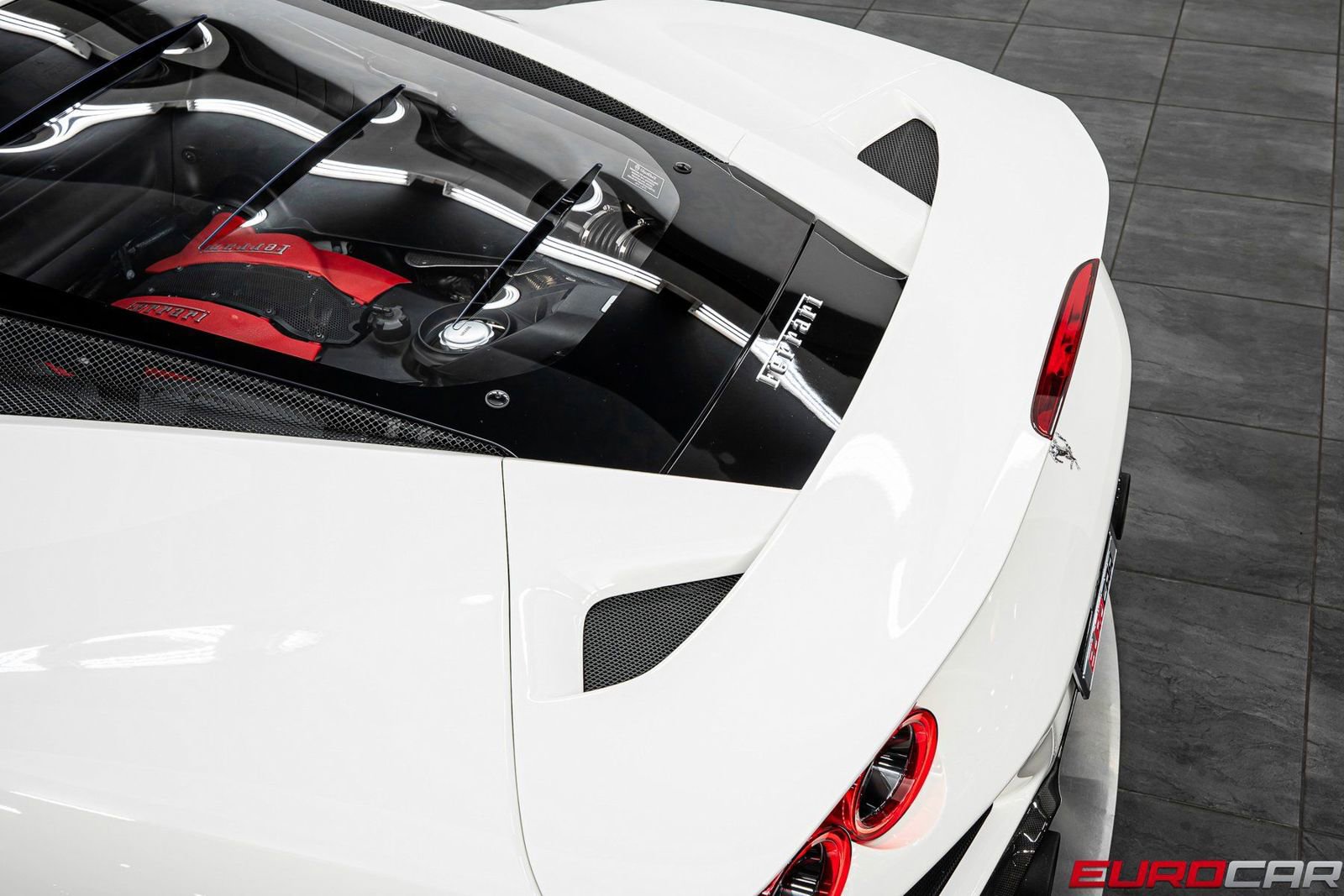 Used 2021 Ferrari F8 Tributo image 21