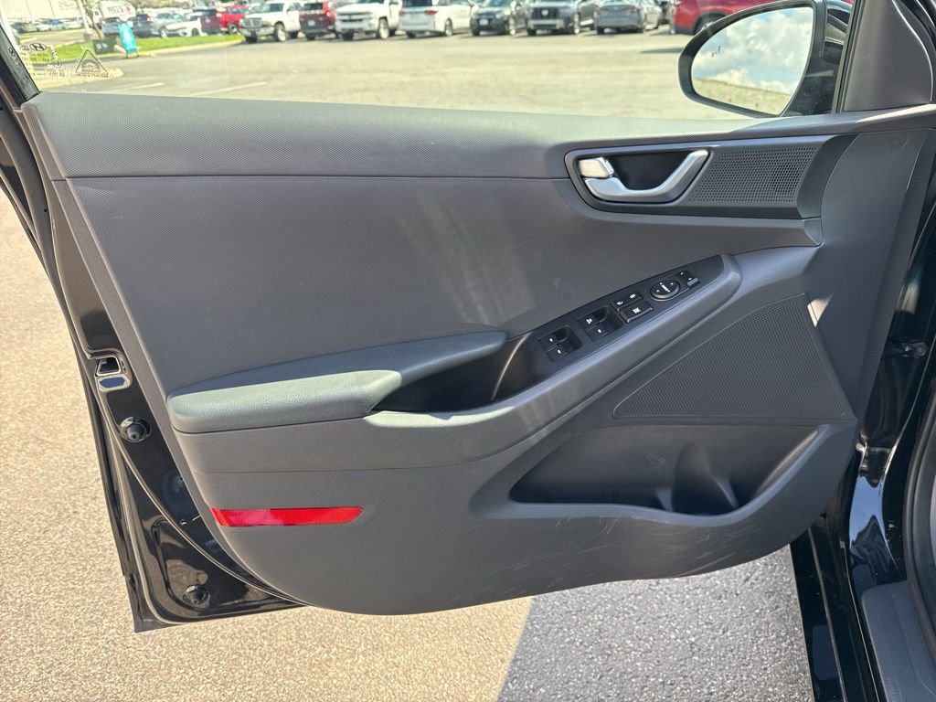 Used 2018 Hyundai Ioniq SEL image 29