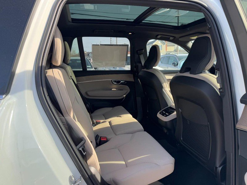 New 2026 Volvo XC90 B5 Plus w/ Protection Package image 5