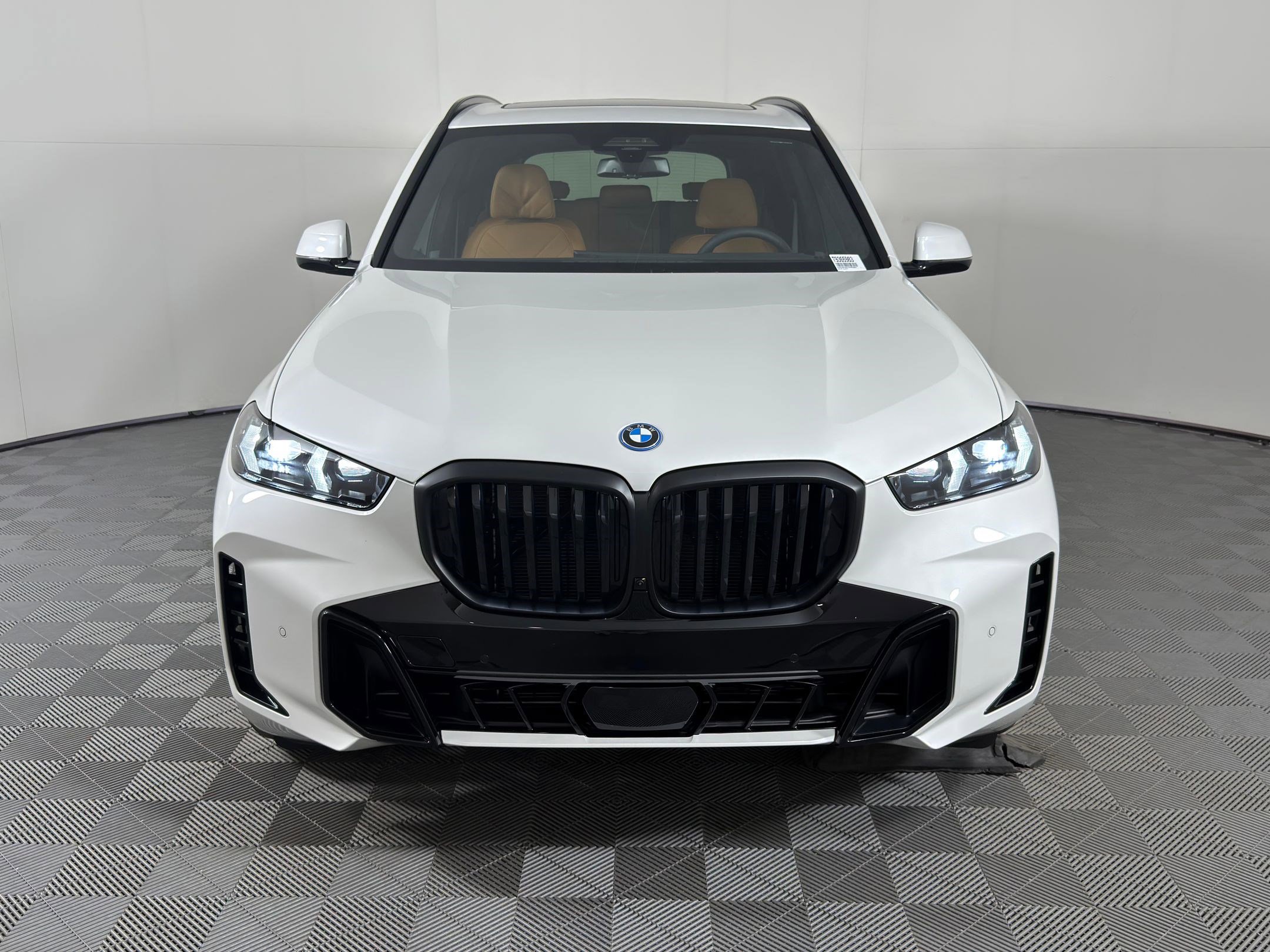 New 2026 BMW X5 xDrive50e w/ Executive Package image 6