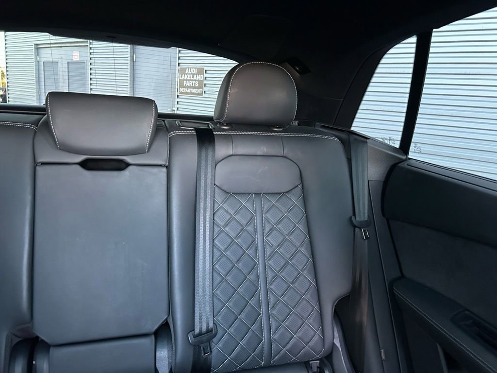 Used 2024 Audi SQ8 Prestige image 12