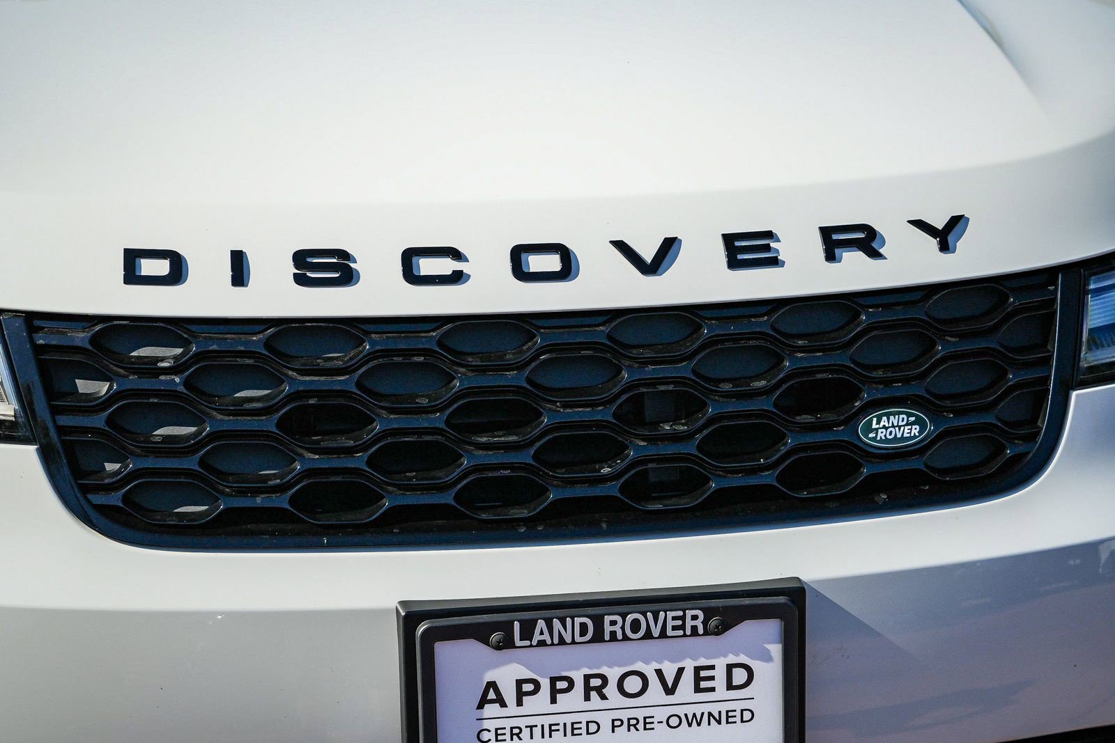 Certified 2025 Land Rover Discovery Dynamic SE AWD/4WD image 7