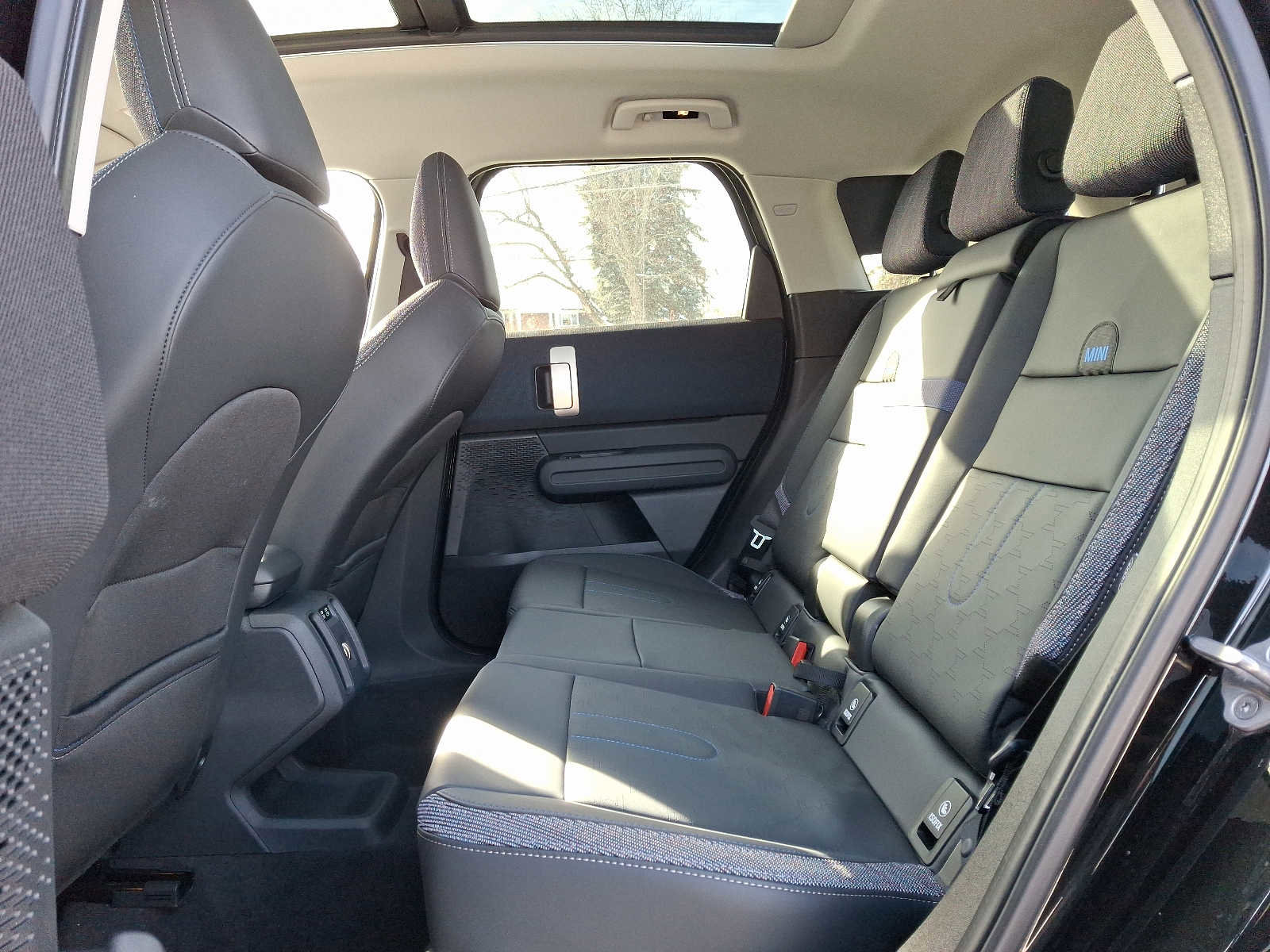 Used 2025 MINI Cooper Countryman S w/ Comfort Package Max image 10