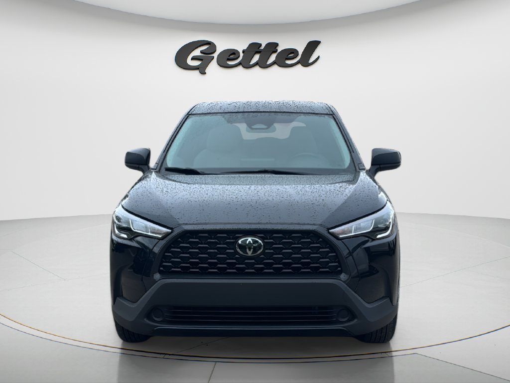 Used 2024 Toyota Corolla Cross L FWD image 2