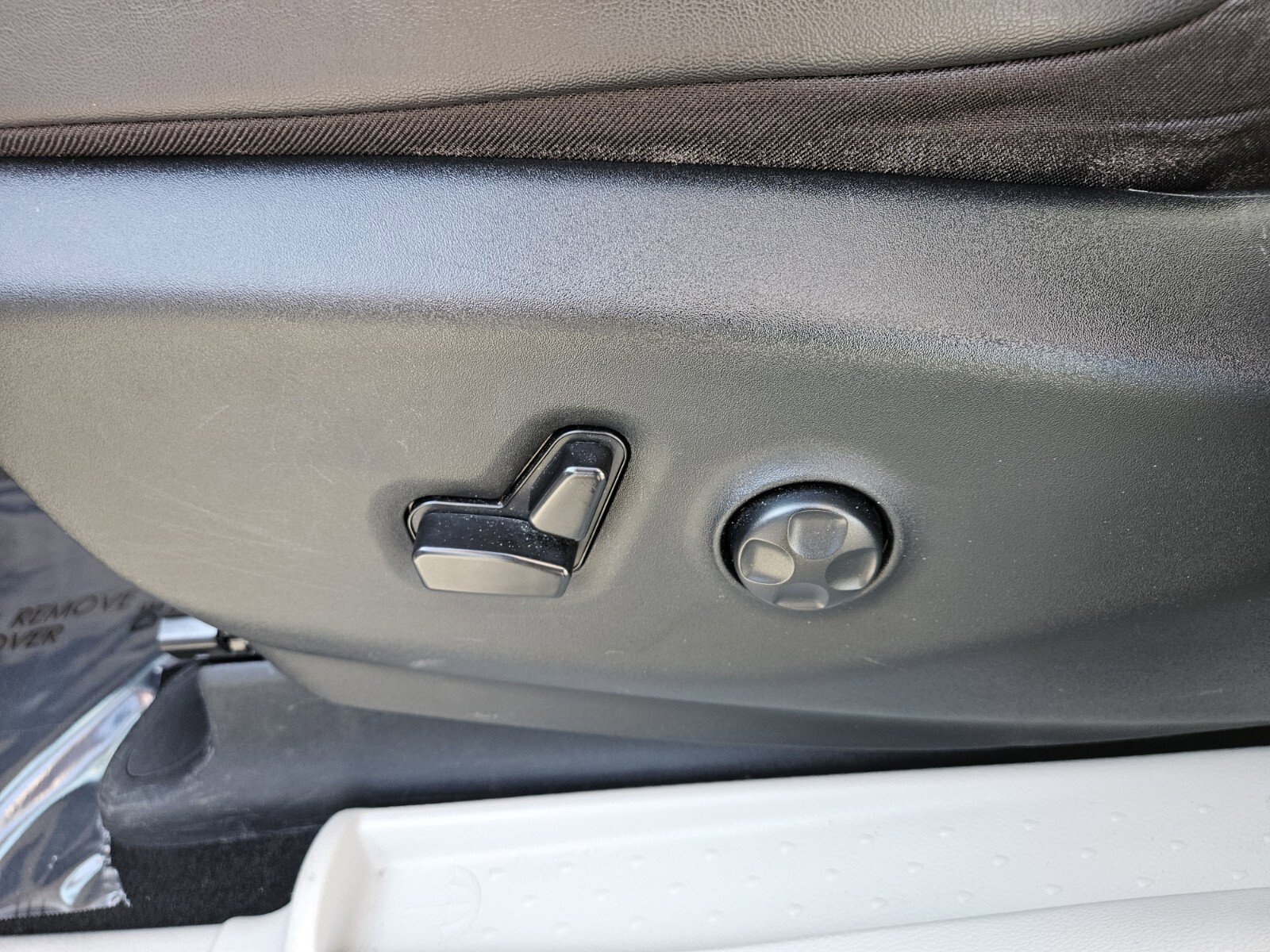 Used 2024 Chrysler Pacifica Touring-L FWD image 9