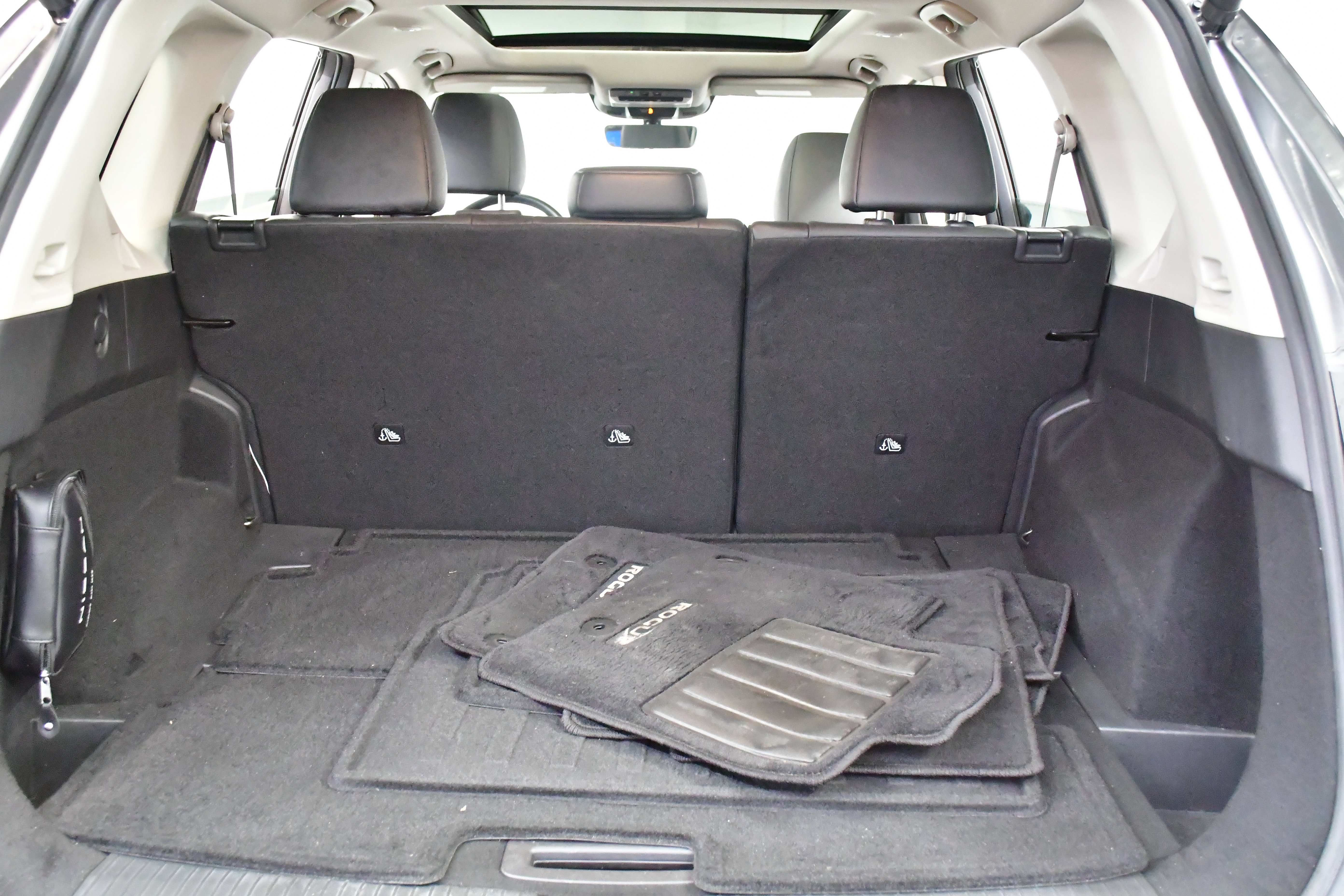 Used 2023 Nissan Rogue SL w/ SL Premium Package image 13