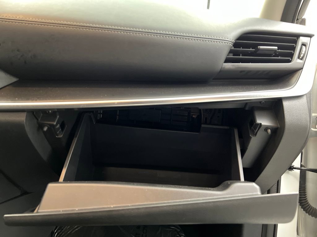 Used 2024 Nissan Rogue S FWD image 26