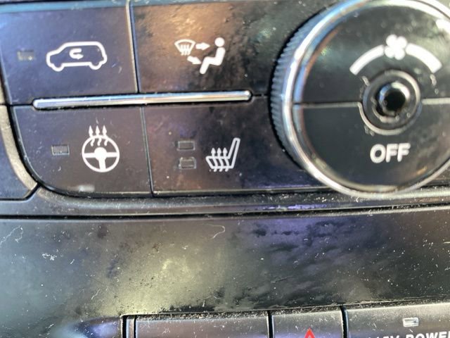 Used 2017 Dodge Grand Caravan SXT w/ Driver Convenience Group image 21