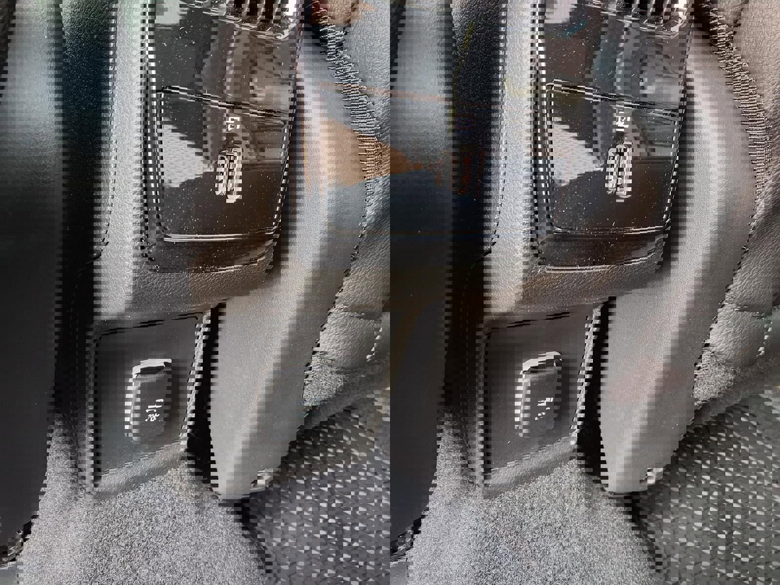 New 2026 Jeep Compass Latitude w/ Sun and Sound Group image 21