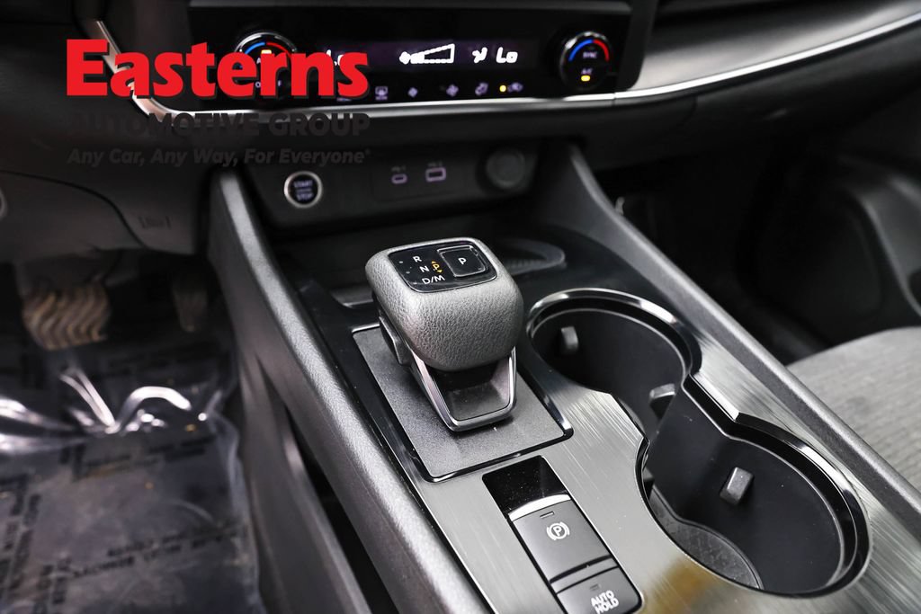 Used 2023 Nissan Rogue SV AWD/4WD image 12