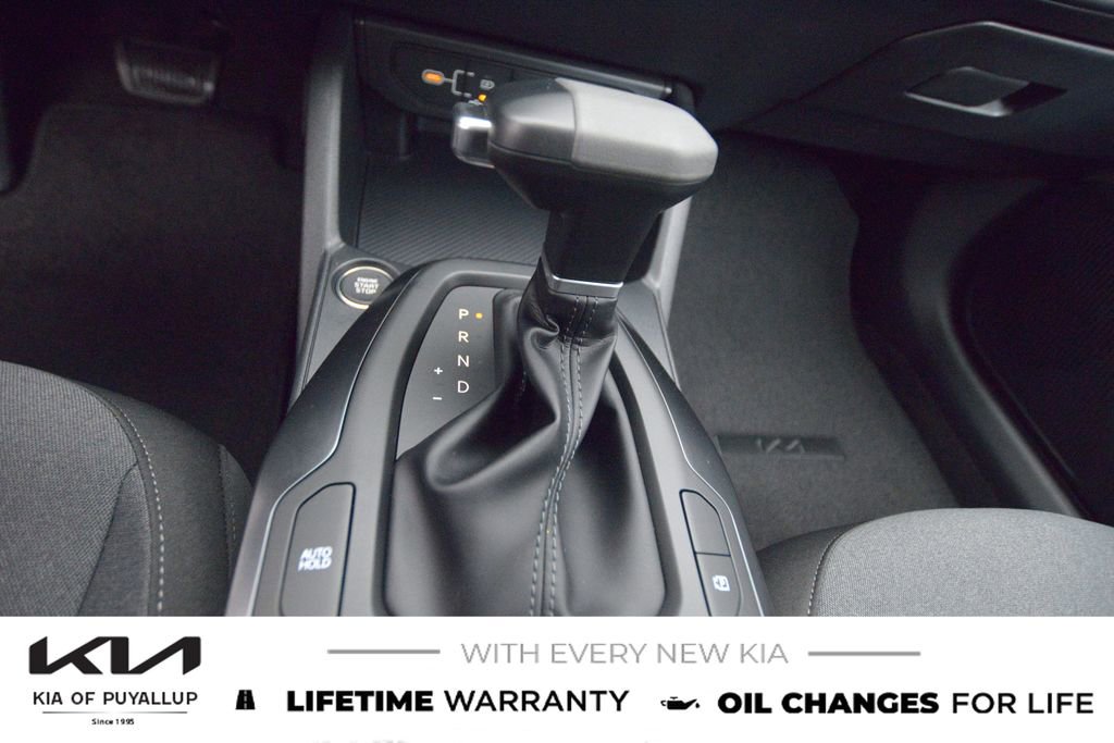 New 2025 Kia K4 LXS image 24