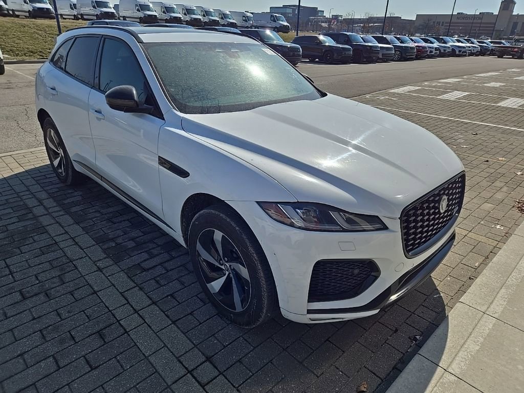 Certified 2024 Jaguar F-PACE R-Dynamic S image 3