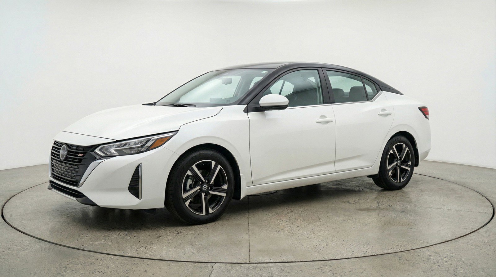 Used 2025 Nissan Sentra SV image 3