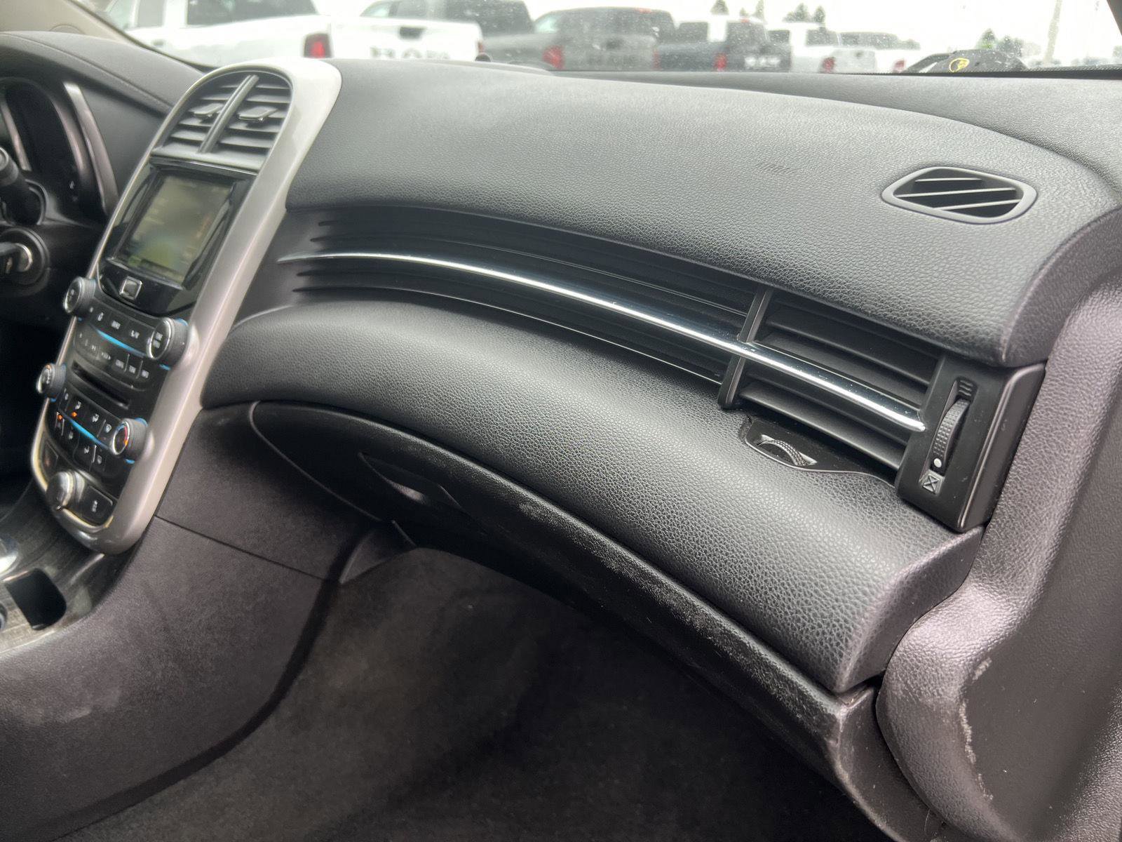 Used 2015 Chevrolet Malibu LT w/ Power Convenience Package image 27