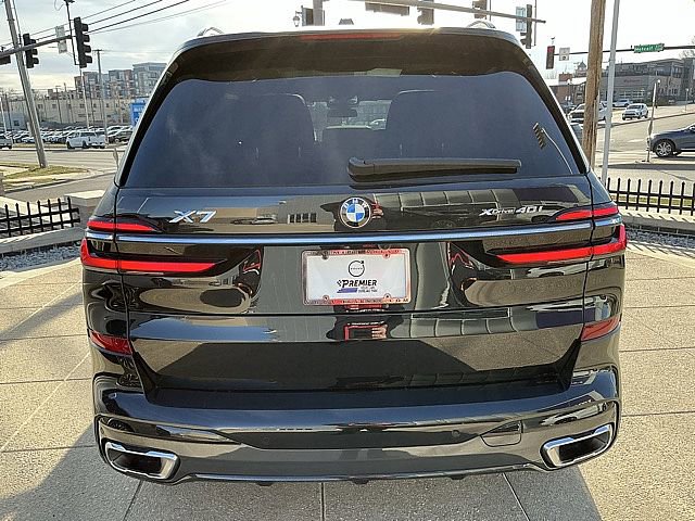 Used 2023 BMW X7 xDrive40i w/ M Sport Package image 9