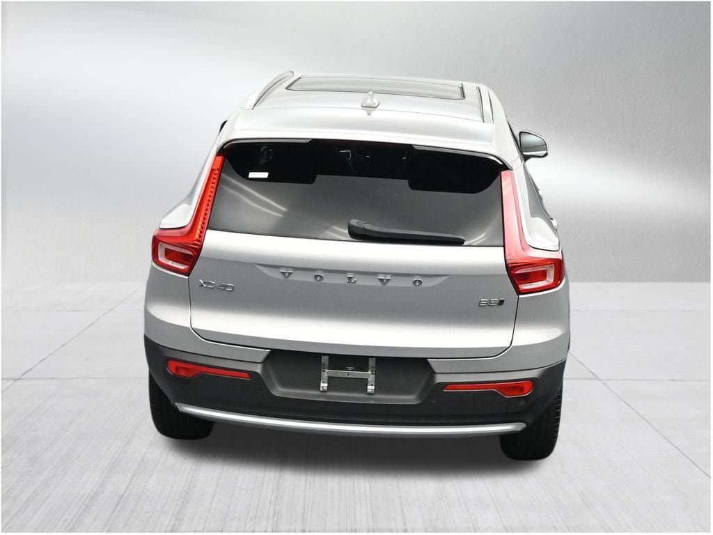 Used 2023 Volvo XC40 B5 Plus AWD/4WD image 19