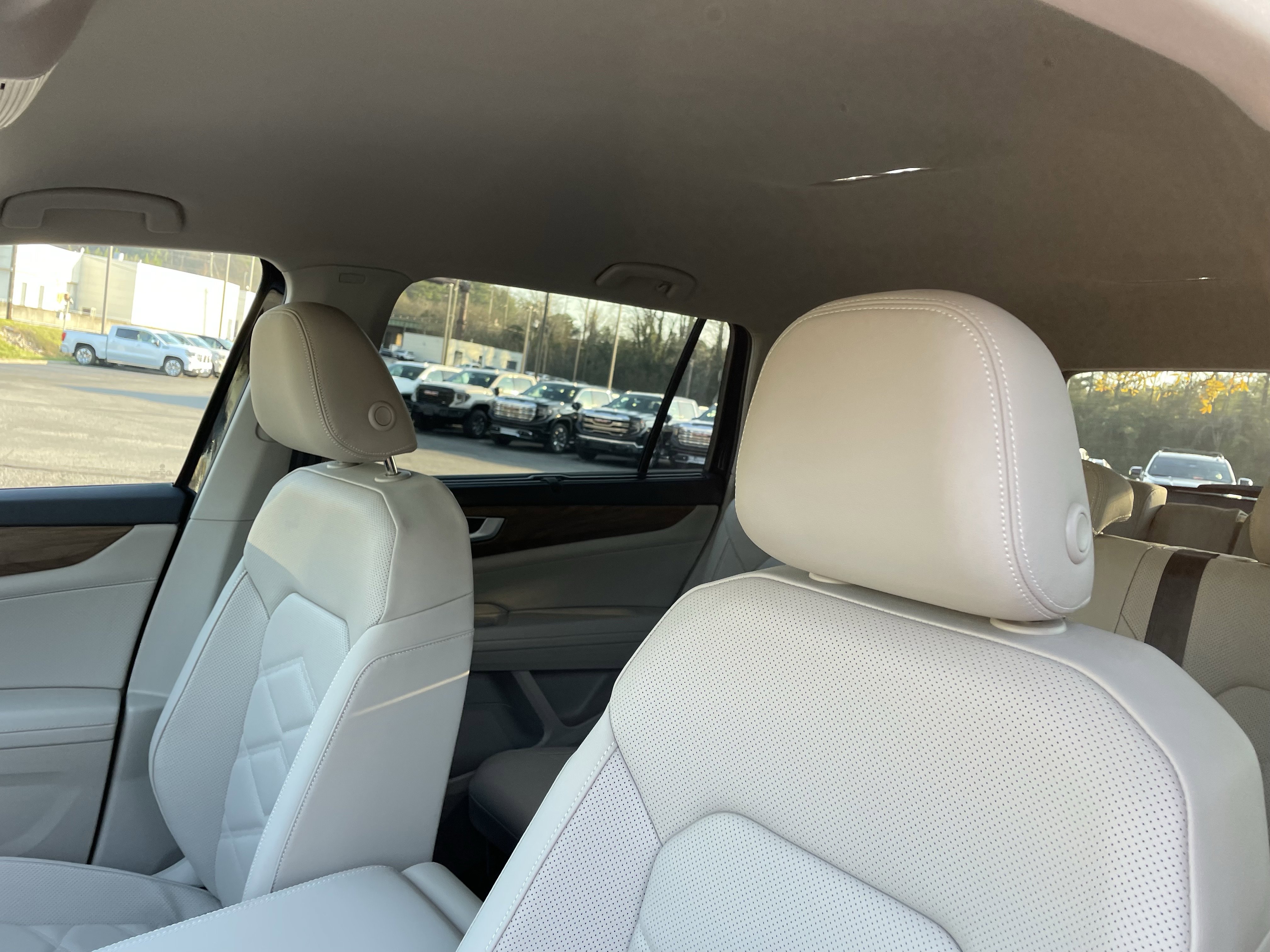 New 2026 Volkswagen Atlas SE image 16