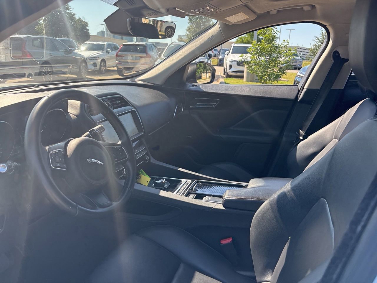 Used 2020 Jaguar F-PACE Premium AWD/4WD image 17