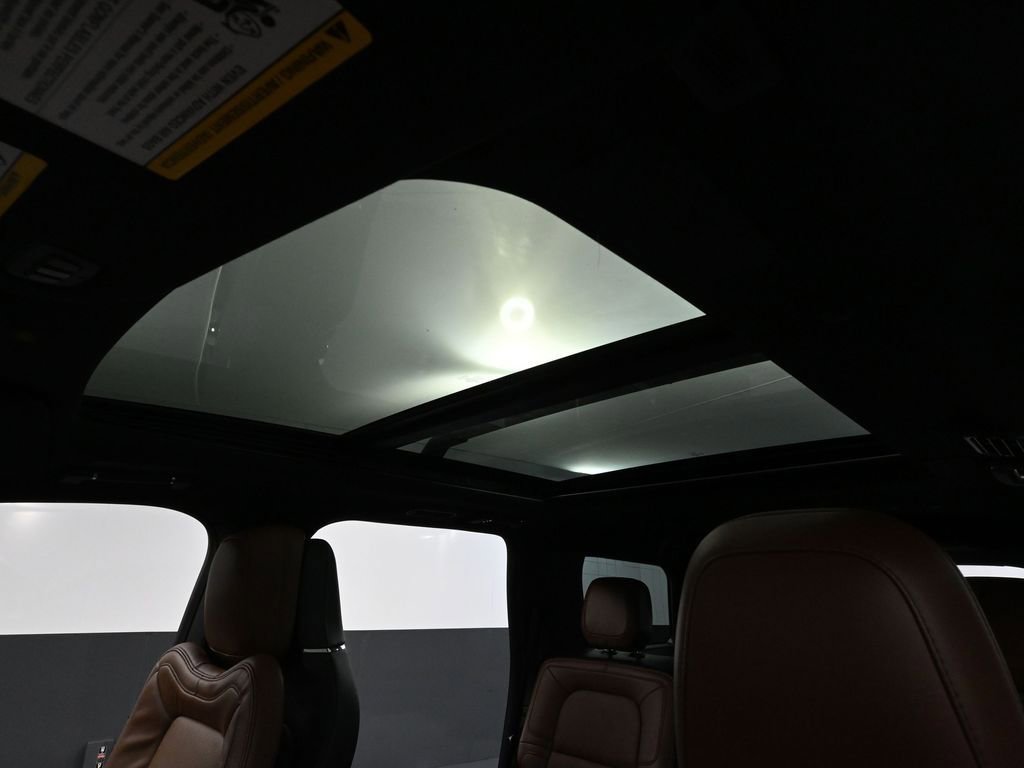 Used 2024 Lincoln Navigator Reserve w/ Equipment Group 201A image 39