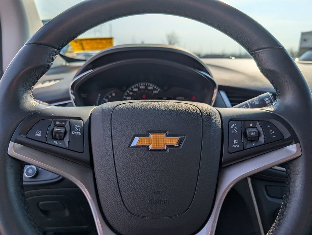 Used 2020 Chevrolet Trax LT w/ LT Convenience Package image 11