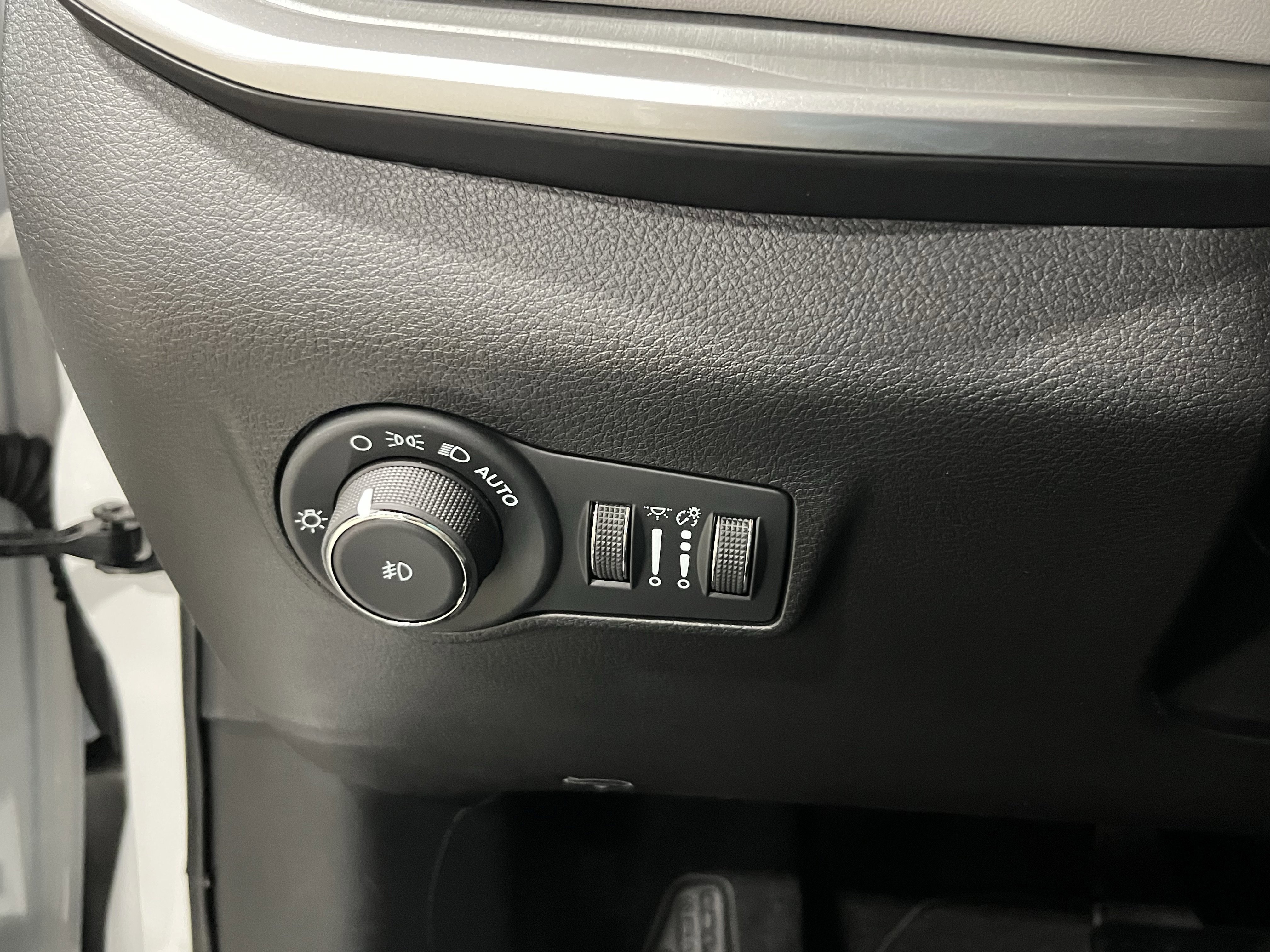 Certified 2026 Jeep Compass Limited image 18