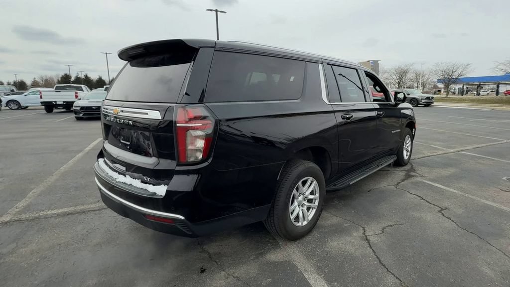 Used 2023 Chevrolet Suburban LT RWD image 8