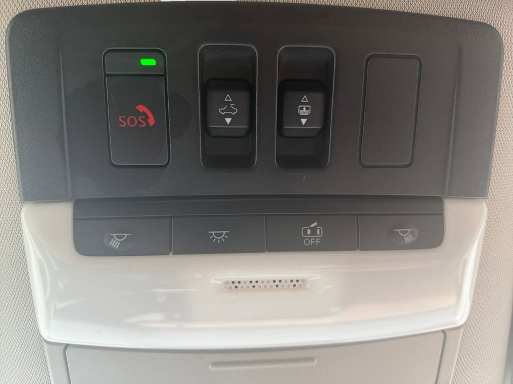 Used 2023 Nissan Pathfinder Platinum image 18