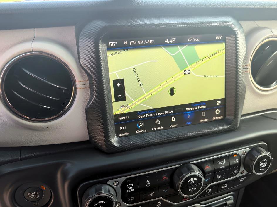 Used 2022 Jeep Wrangler Unlimited Sahara image 24