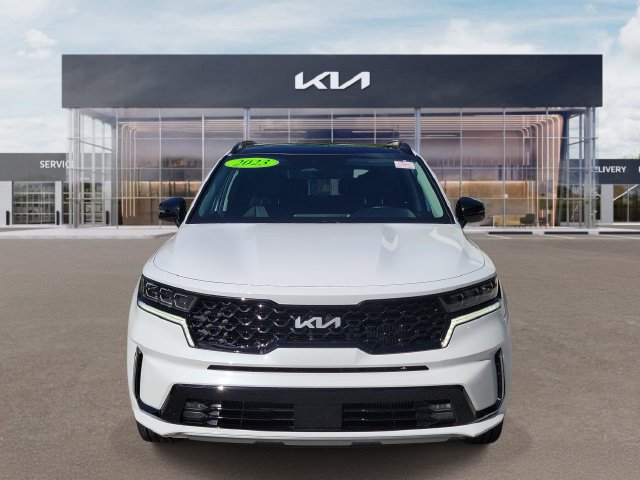 Certified 2023 Kia Sorento SX FWD image 2
