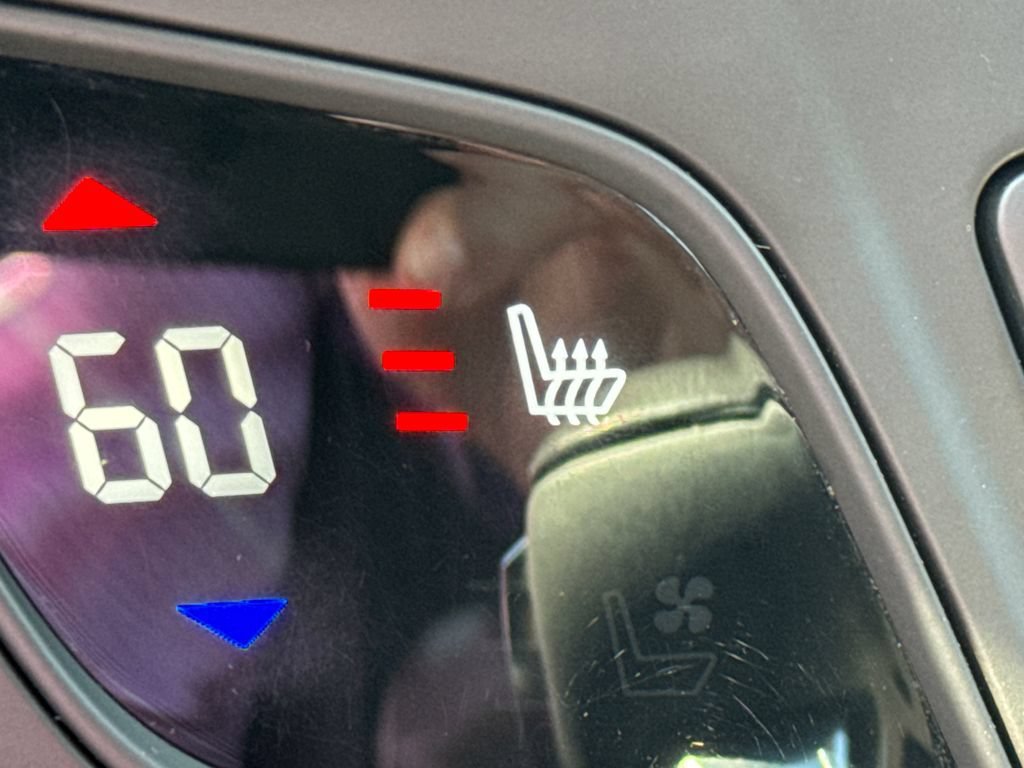Certified 2019 Buick Envision Essence FWD image 14