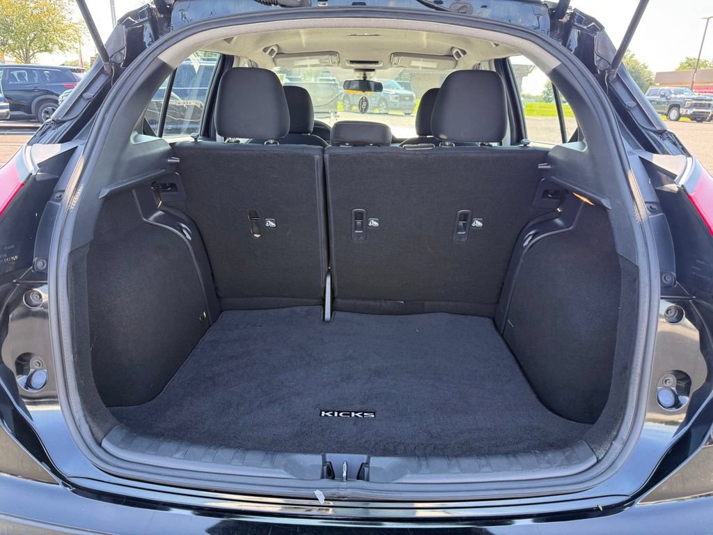 Used 2023 Nissan Kicks SV w/ Exterior Package FWD image 17