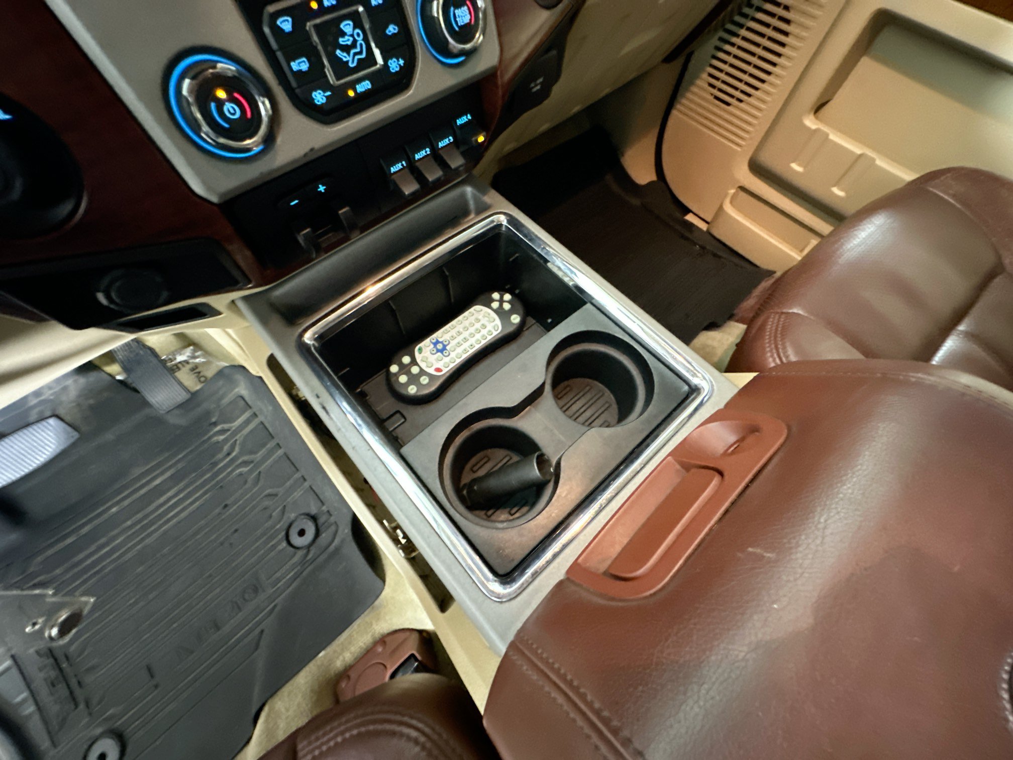 Used 2014 Ford F350 King Ranch w/ Snow Plow Prep Package AWD/4WD image 21