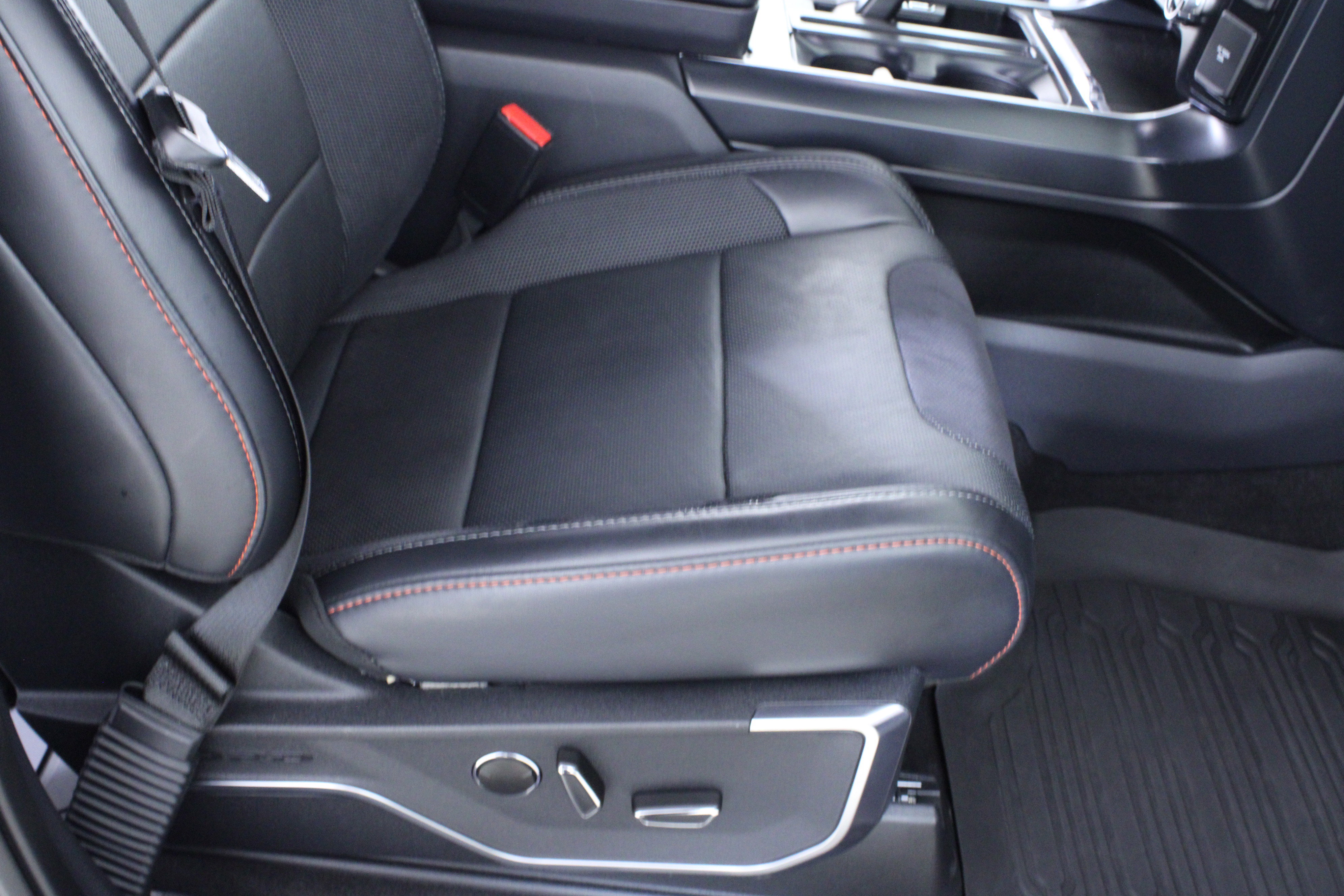 Used 2024 Ford F150 Raptor AWD/4WD image 17
