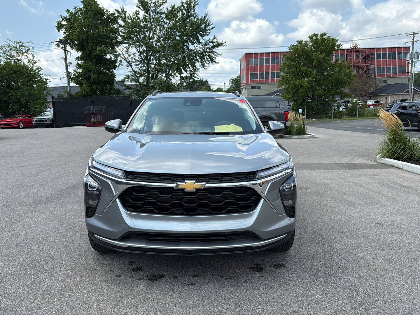 Used 2024 Chevrolet Trax LT w/ Sunroof Package FWD image 8
