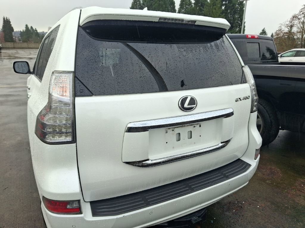 Used 2020 Lexus GX 460 Premium w/ Premium Package image 9
