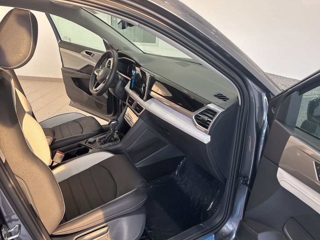 New 2025 Volkswagen Taos SEL image 13