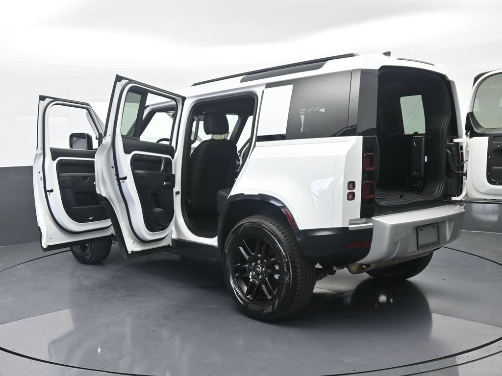 Used 2025 Land Rover Defender 110 S AWD/4WD image 92