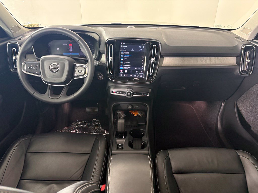 Used 2024 Volvo XC40 B5 Core AWD/4WD image 41