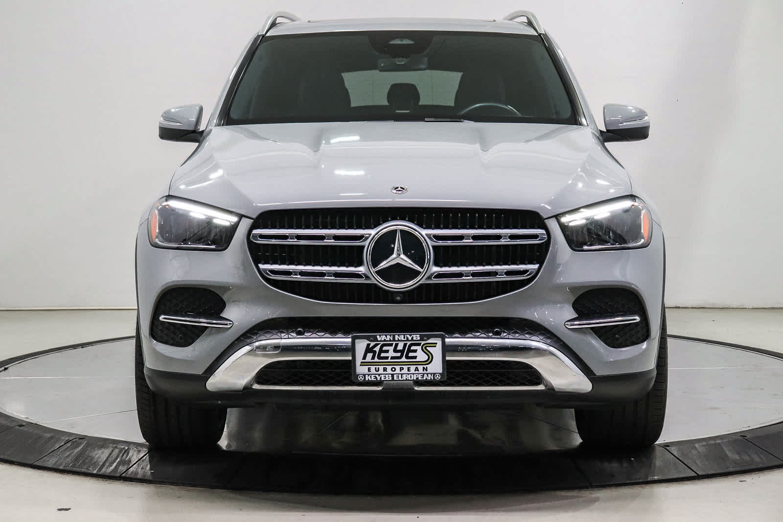 Certified 2025 Mercedes-Benz GLE 450e 4MATIC image 2