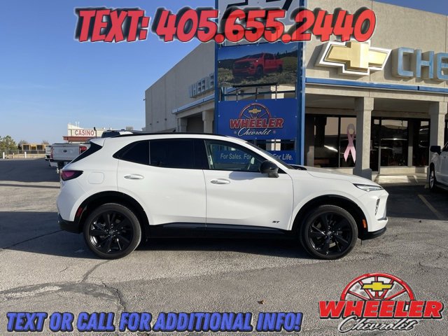 Used 2025 Buick Envision Sport Touring image 2