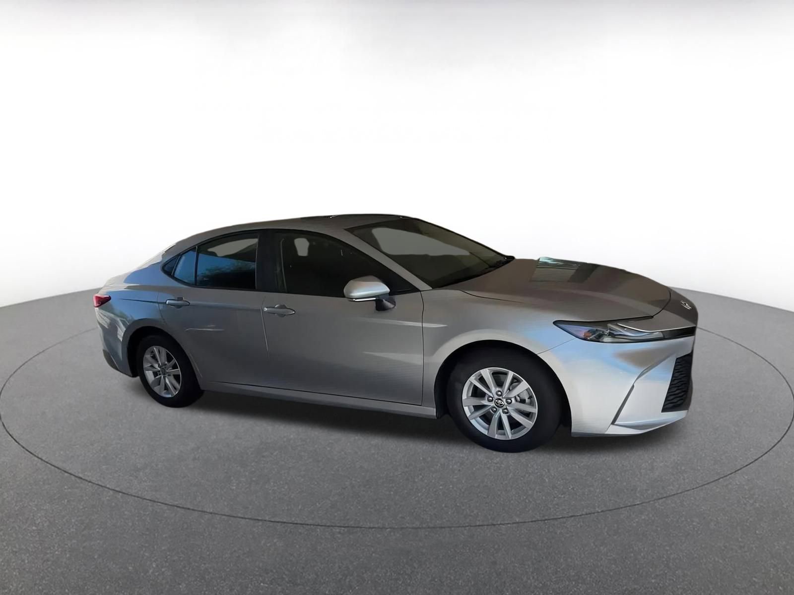 Used 2025 Toyota Camry LE video 2