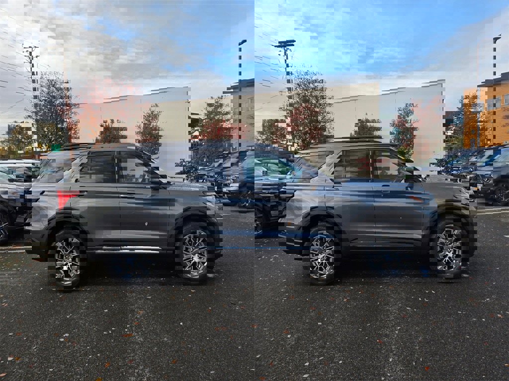 New 2025 Ford Explorer Active w/ Active Comfort Package image 4