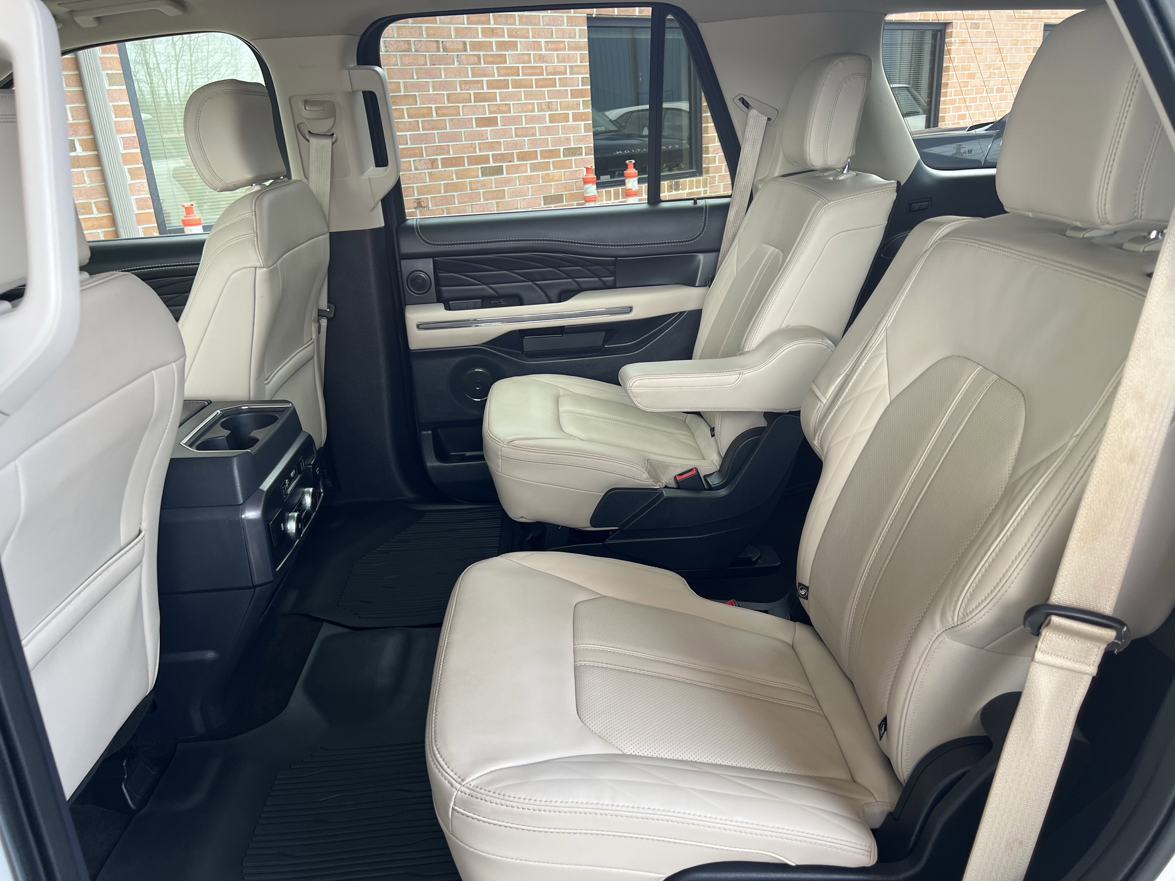 Used 2023 Ford Expedition Platinum image 22