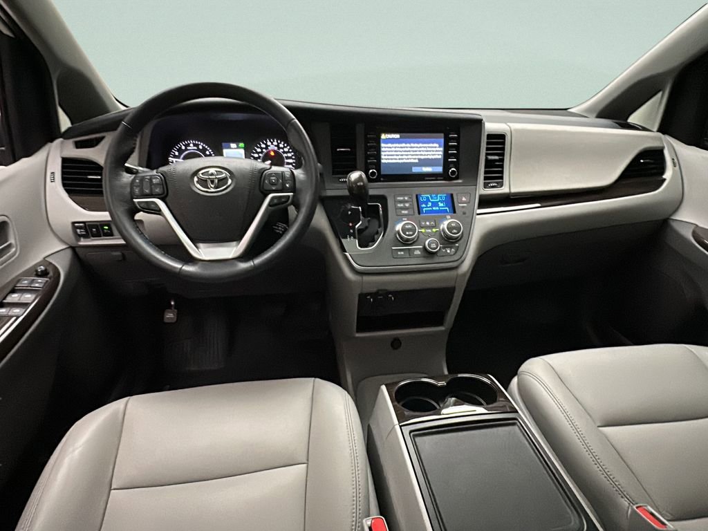 Used 2020 Toyota Sienna XLE w/ XLE Navigation Package AWD/4WD image 25