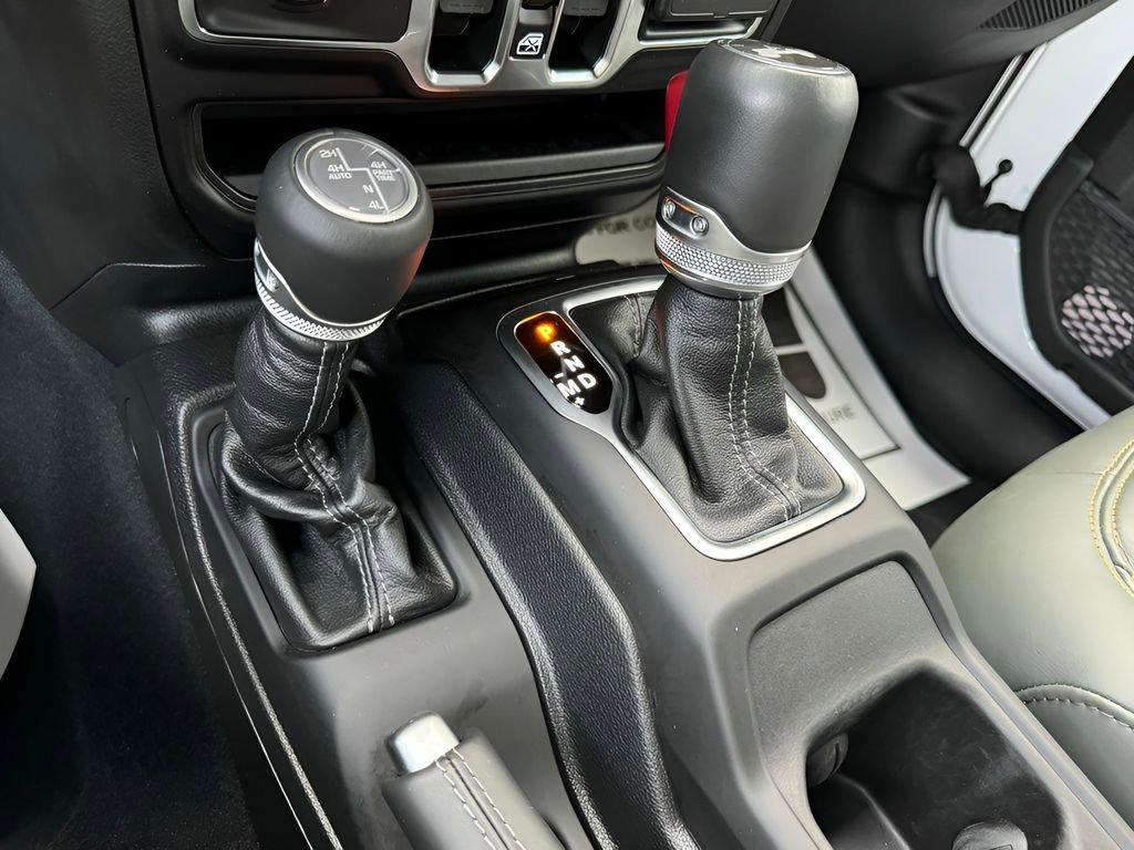 Used 2024 Jeep Wrangler High Altitude AWD/4WD image 11