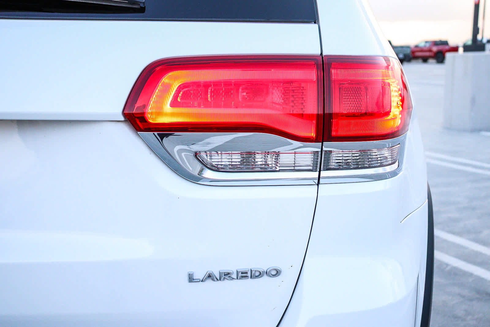 Used 2019 Jeep Grand Cherokee Laredo w/ Laredo X Package image 9