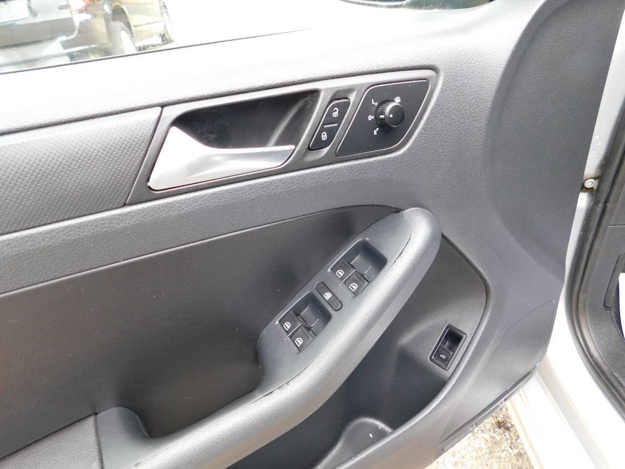 Used 2012 Volkswagen Jetta SE image 19