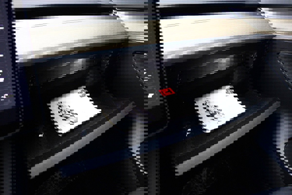 Used 2023 Tesla Model 3 Standard Range image 21