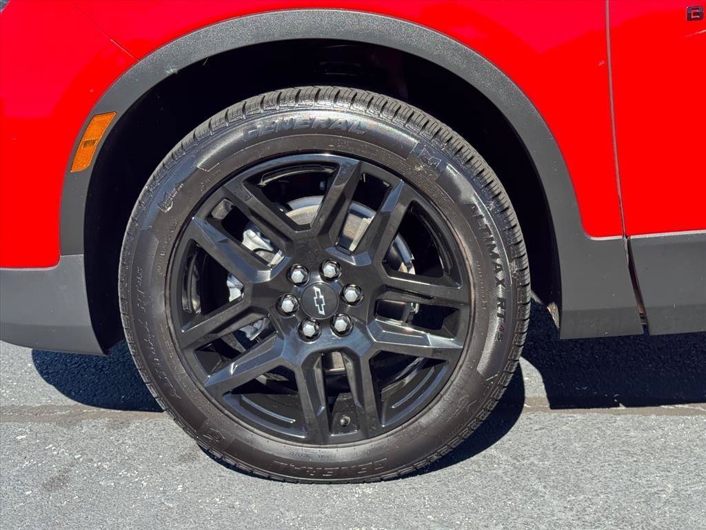 Used 2021 Chevrolet Blazer LT w/ LPO, Black Accent Package FWD image 9