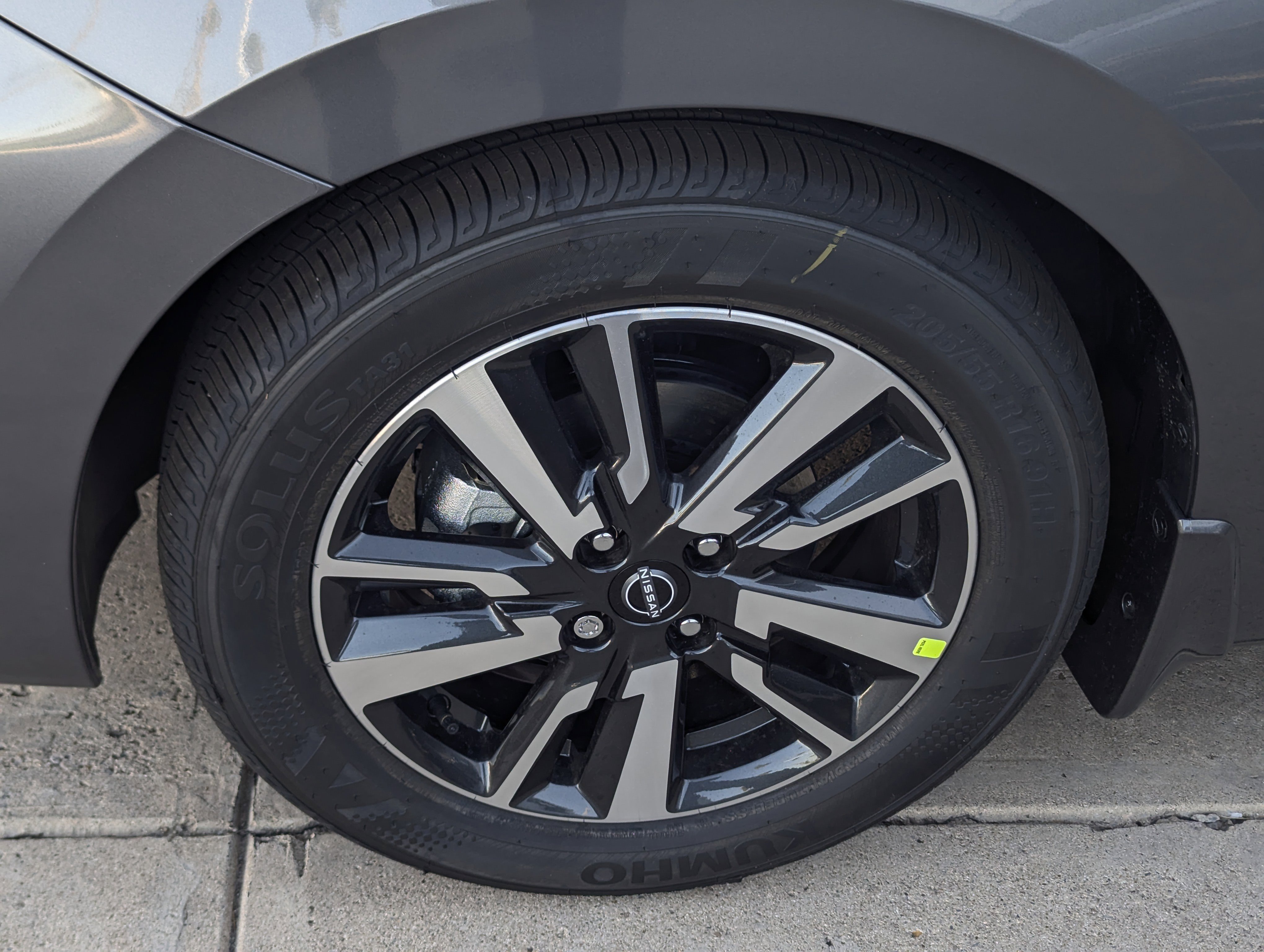 New 2025 Nissan Versa SV image 7